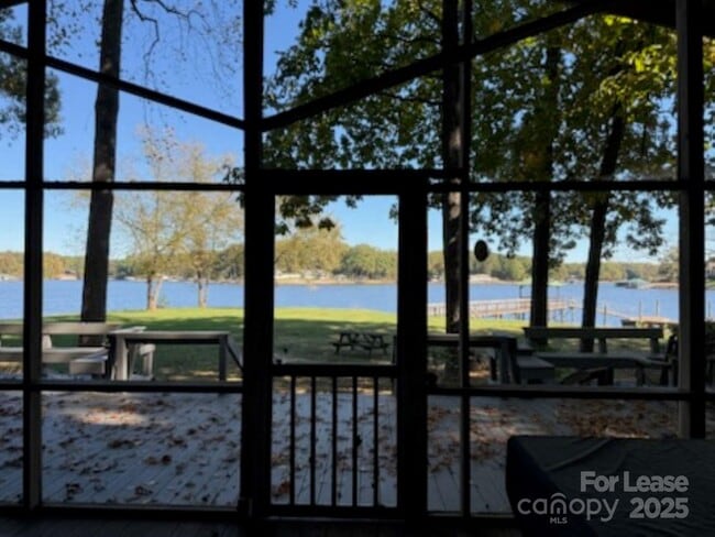 Building Photo - 189 Patternote Rd