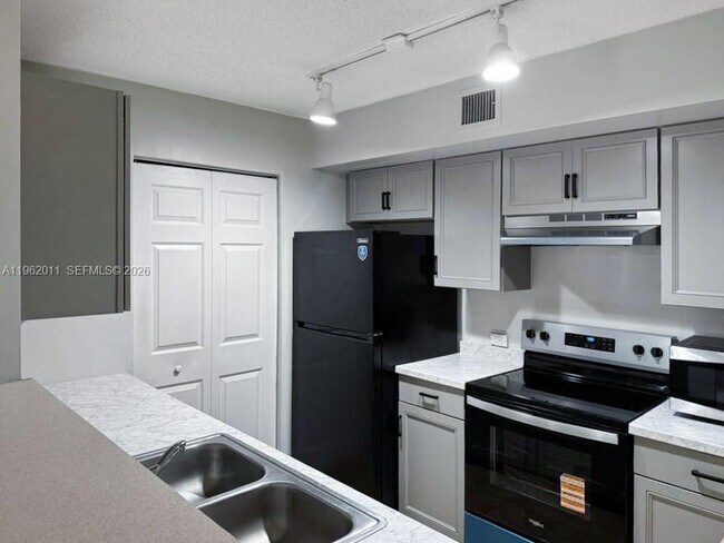 Building Photo - 11133 SW 8th St