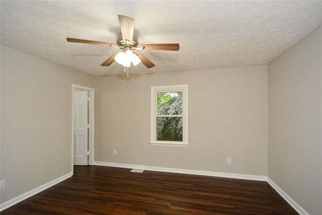 Building Photo - 4544 Coopers Creek Pl SE