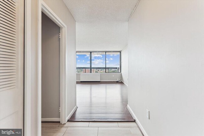 Building Photo - 3701 S George Mason Dr