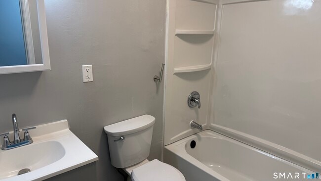 Building Photo - 122 Clark St