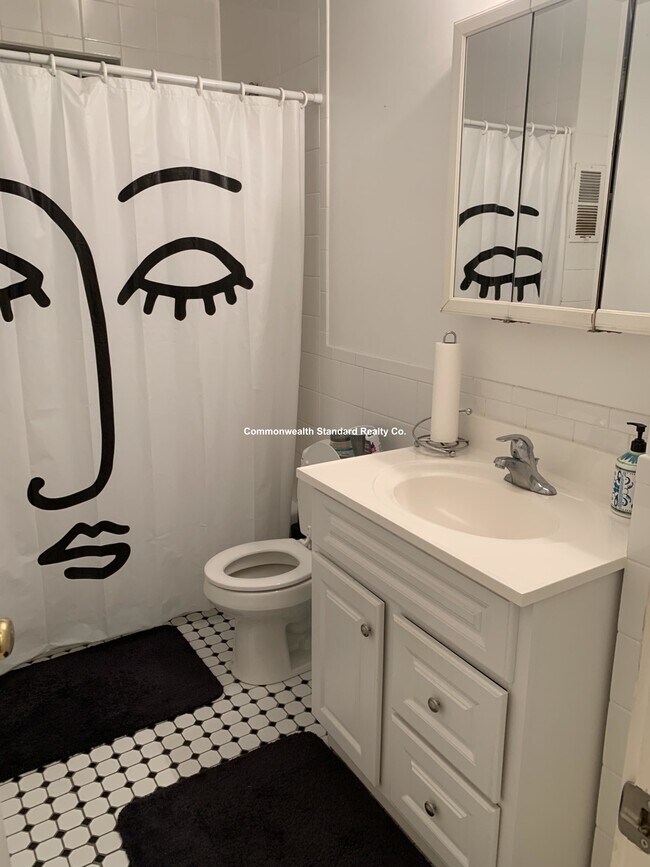 Building Photo - 76 Quint Ave