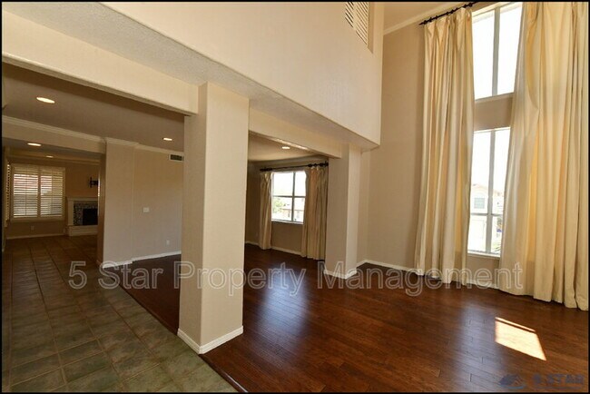 Building Photo - 6598 Eagle Ridge Dr