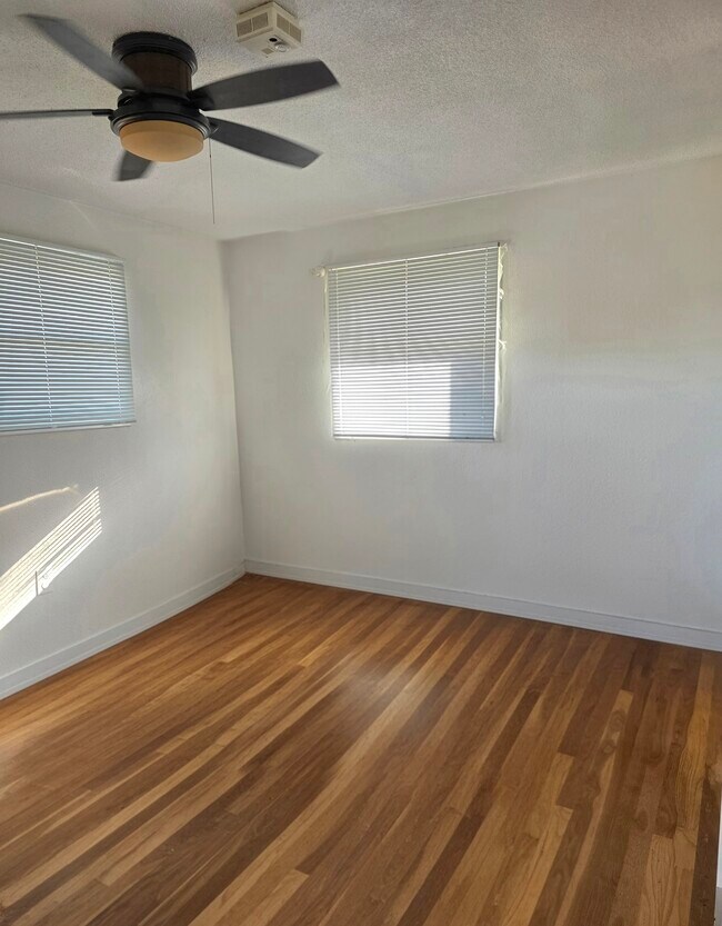 Upstairs Master Bdrm can fit a California King - 1409 2nd West Hill Dr