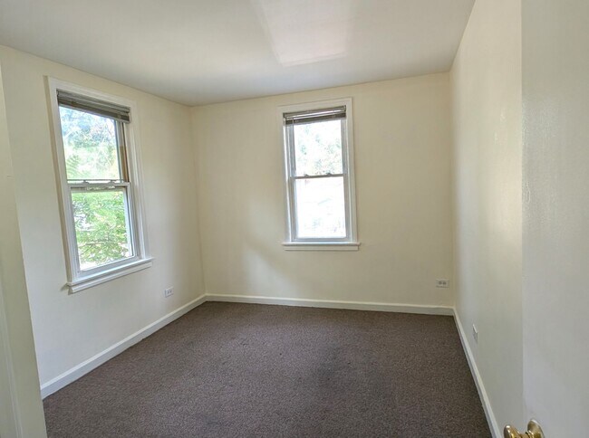 Building Photo - 1636 Manz St