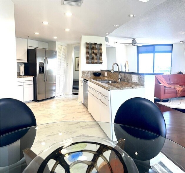 Building Photo - 5950 Pelican Bay Plaza S