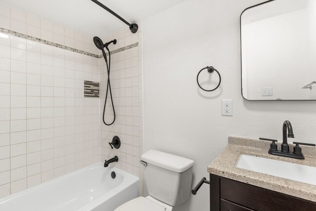 Building Photo - Tower Grove East - Updated 1 Bedroom