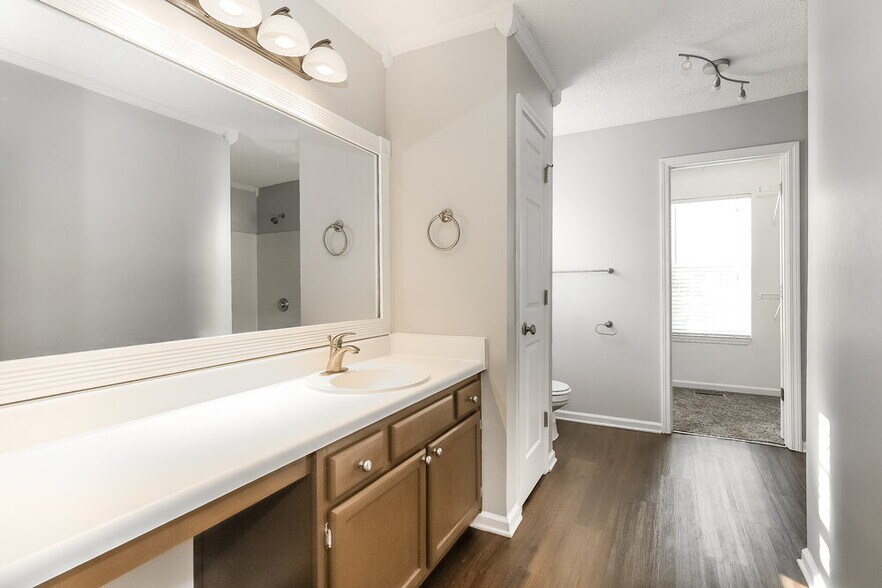Building Photo - 3848 Sunview Dr NW