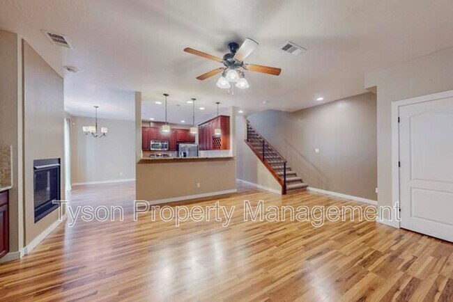 Building Photo - 1667 Domino Dr SE