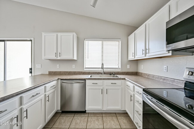 Building Photo - 351 N Wildrose
