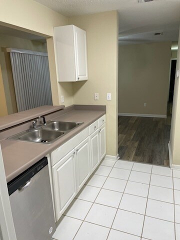 Building Photo - 929 Greystone Dr
