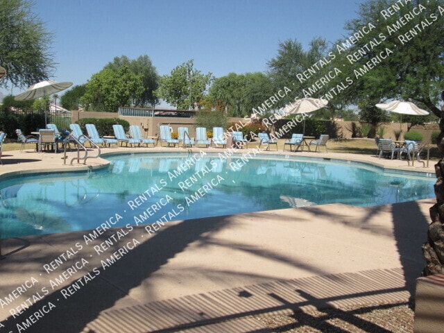 Building Photo - 2218 N 135th Dr
