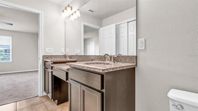 Building Photo - 9153 Hillcroft Dr