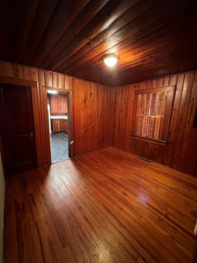 Building Photo - 1409 W Circle Dr