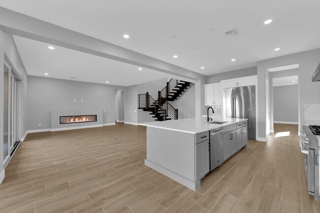 Building Photo - 10648 Stone Ledge Ave