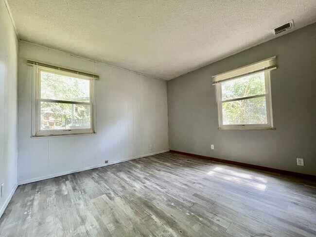 Building Photo - 1701 Ohio St