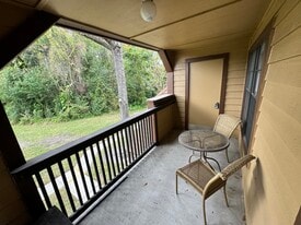 Building Photo - 360 Lake Ontario Ct