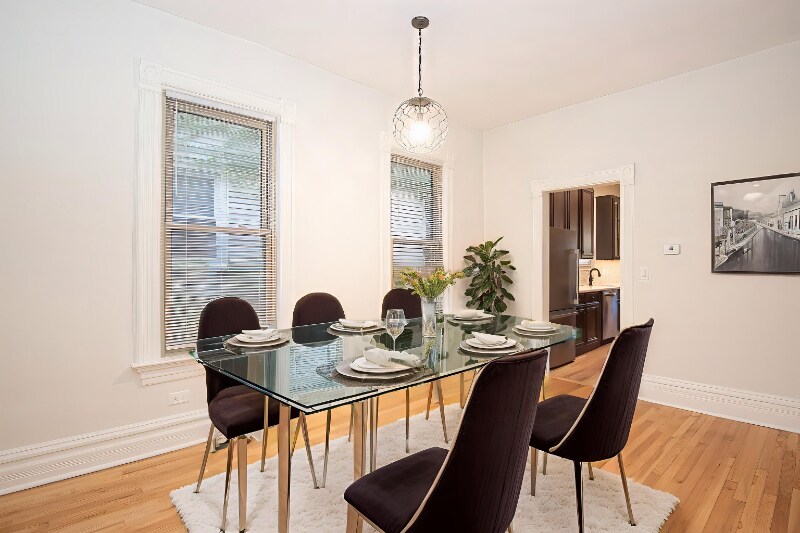 Building Photo - 2176 N Maplewood Ave