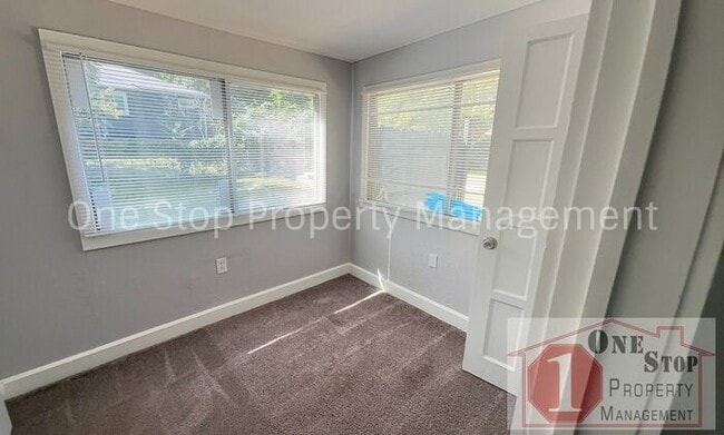 Building Photo - Welcome Home to this 3 Bedroom, 2 Bathroom...
