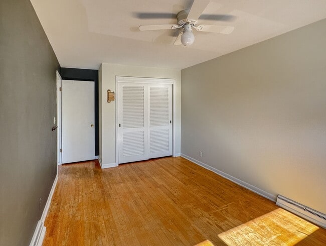 Building Photo - 1353 Pinecrest Ave SE