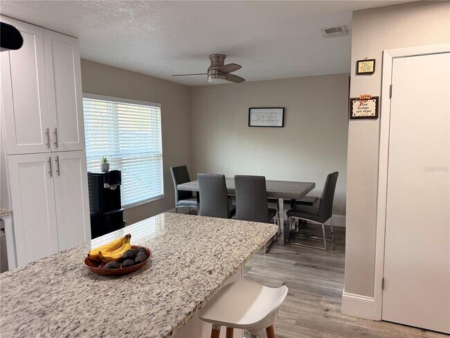 Building Photo - 106 W Cedarwood Cir