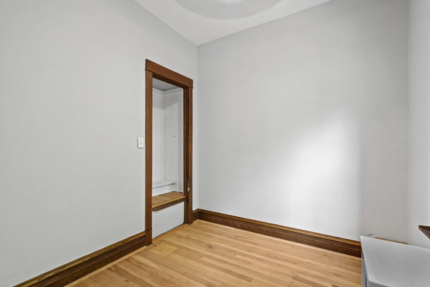 Bedroom # 3 / Office - 5059 W Sunnyside Ave