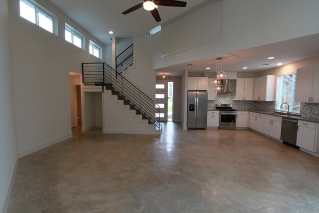 Building Photo - Contemporary East Austin Home with Private Yard & Garage