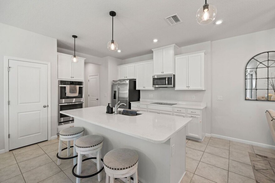 Building Photo - 17997 Dairy Farm Ct