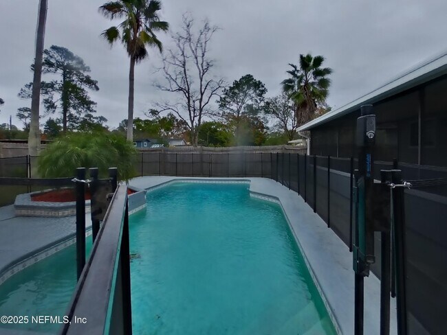 Building Photo - 4963 Beige St