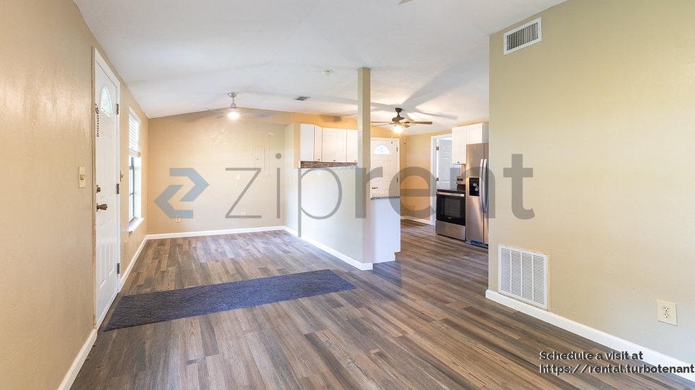 Building Photo - 1584 Selma Ave