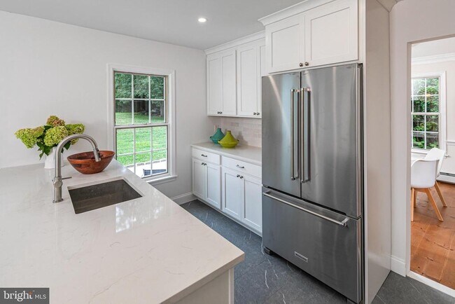 Building Photo - 3051 Lawrenceville Rd