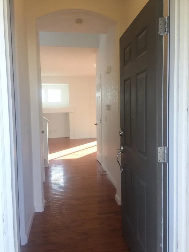 Building Photo - 4604 Portofino Dr