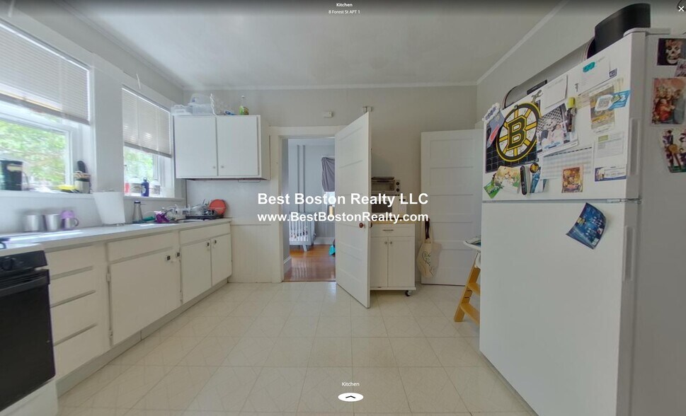 Building Photo - 8 Forest St