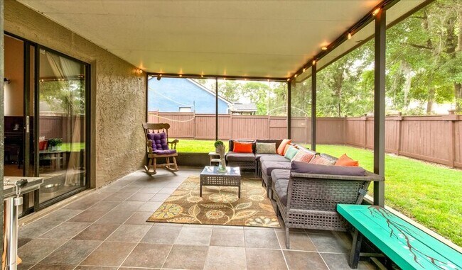 Building Photo - 848 Bucksaw Pl