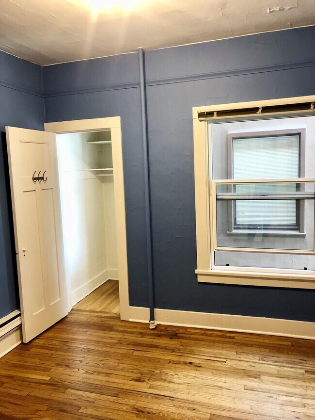 Building Photo - Snyder/Duke Apts - 1 bedroom