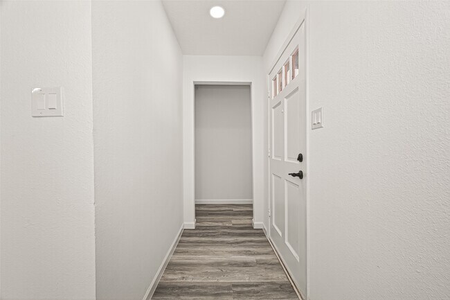 Building Photo - 11434 Loyola Dr