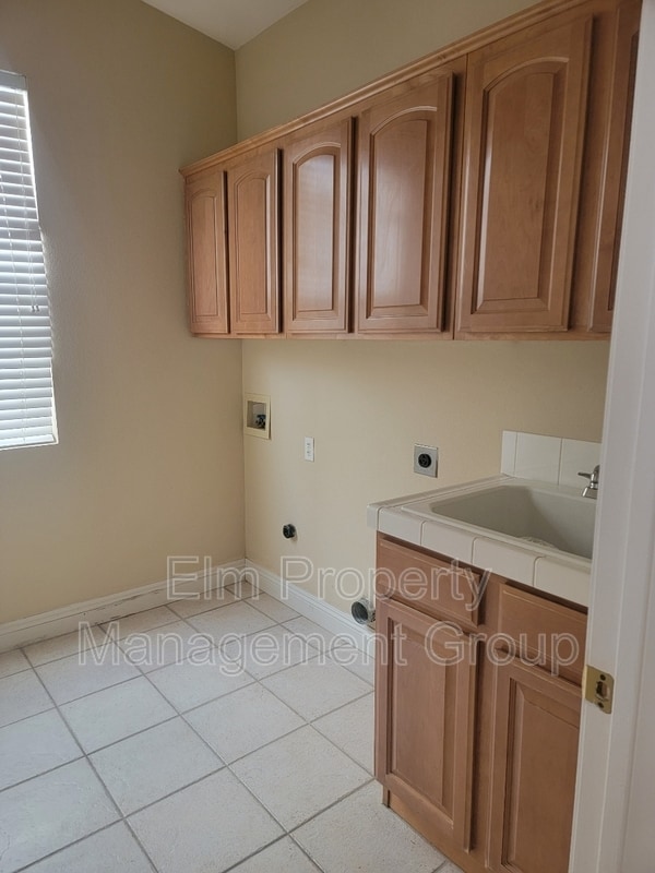 Building Photo - 1025 Trophy Club Dr