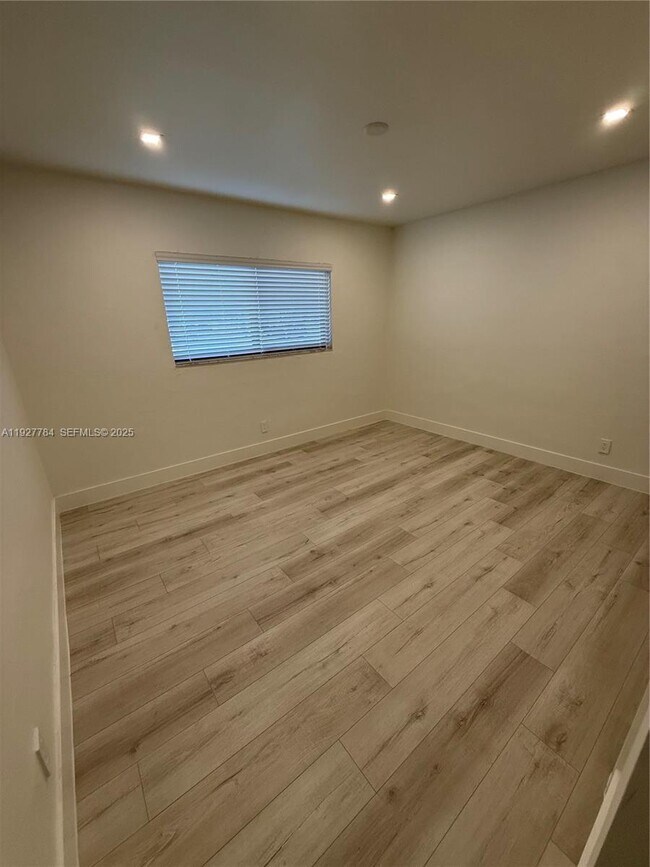 Building Photo - 5900 SW 6th St