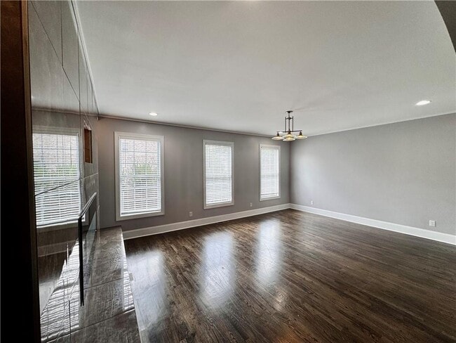Building Photo - 2212 Ewell Park Dr NW