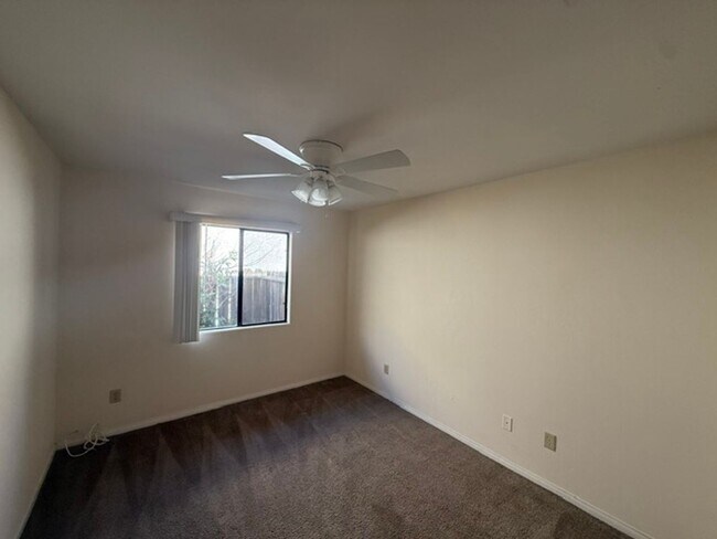 Building Photo - 52765 Avenida Diaz