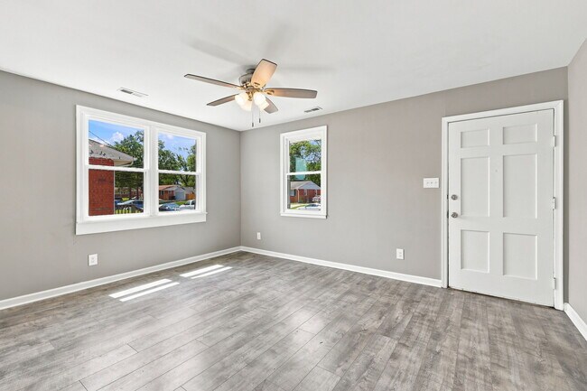 Building Photo - 1305 Yeadon Rd