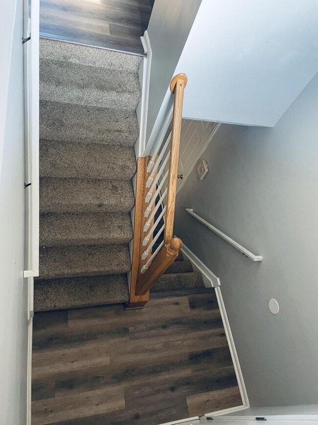 Building Photo - Beautiful 3 Bed, 3 Bath Home in Burlington – Finished Basement, 2-Car Garage & Fenced Yard!