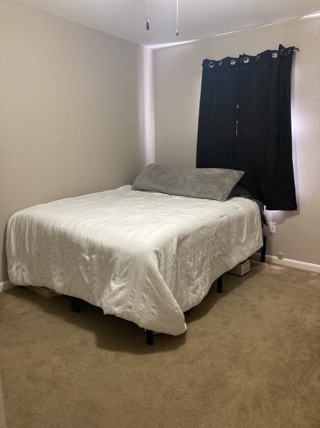 Building Photo - 3502 Scotland Rd