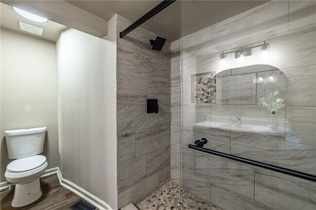 Building Photo - 1029 Katherwood Dr SW