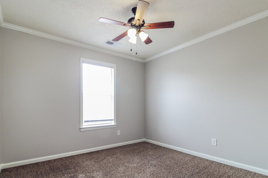 Building Photo - 6331 Fairway Hill Cove