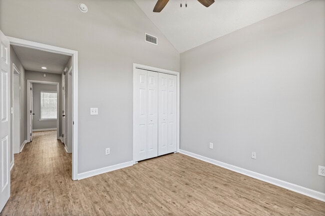 Building Photo - 968 Slate Ct