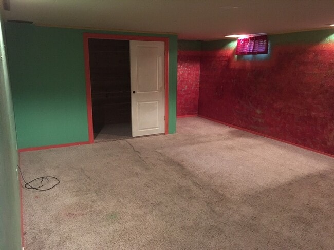 Building Photo - Rambler with Basement