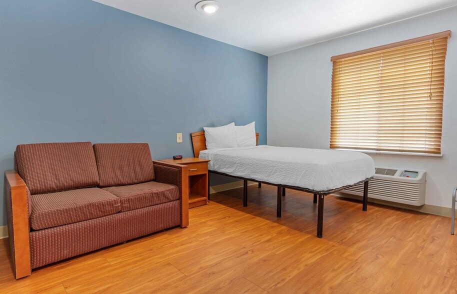 Building Photo - Furnished Studio-Fayetteville - West