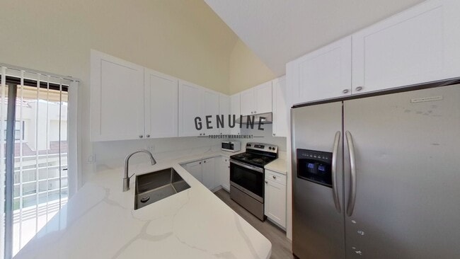 Building Photo - 2 Story 2Bd 2Ba Condo w/Vaulted Ceilings a...