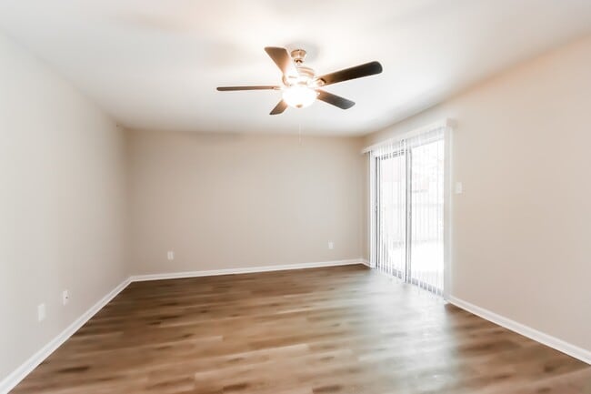 Building Photo - 3215 Birch Creek Dr